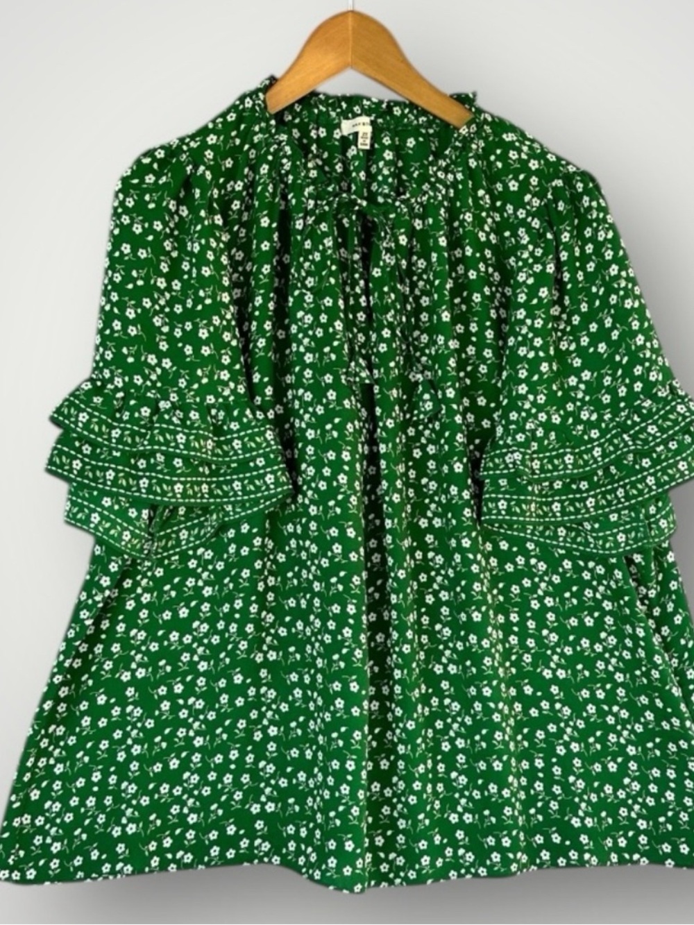 Max Studio Green Floral Ruffle Sleeve Blouse